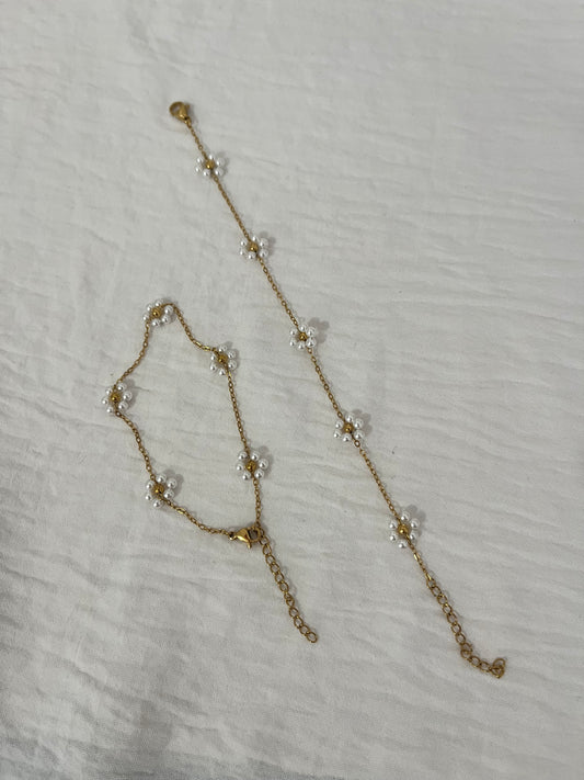 Pearl flower bracelet