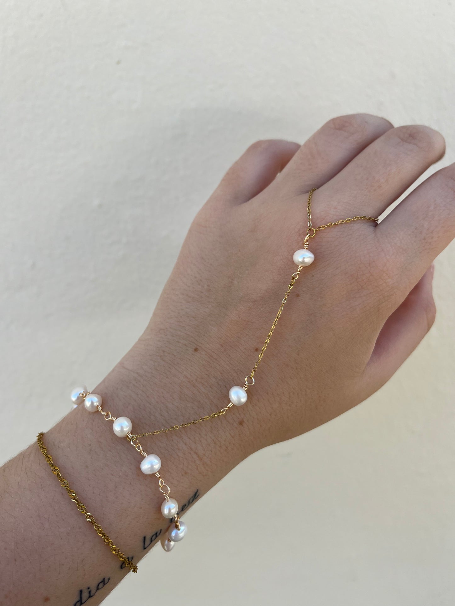 Pearls hand chain